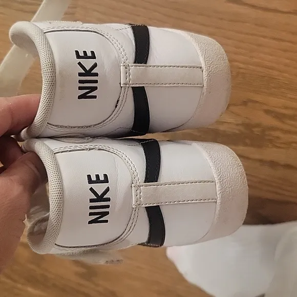 Nike girls high sneakers