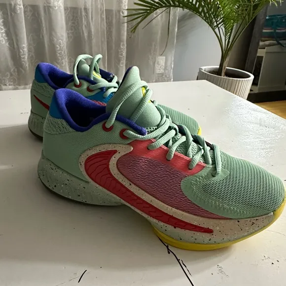 Nike Green and Red Sneakers with Dynamic Design