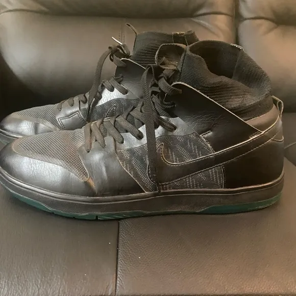 Nike High-Top Black Sneakers