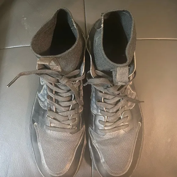 Nike High-Top Black Sneakers