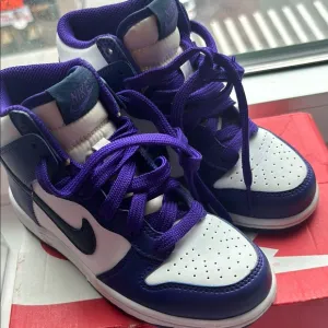 Nike High-Top Sneakers - Purple and White