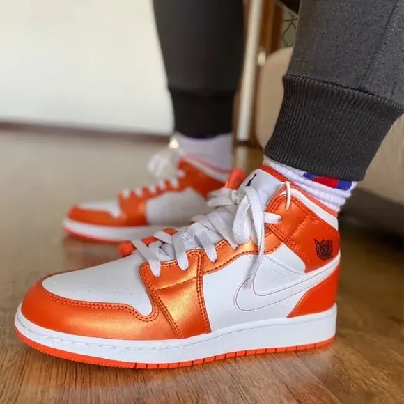 Nike Jordan 1 Mid Metallic Orange GS Size 7Y
