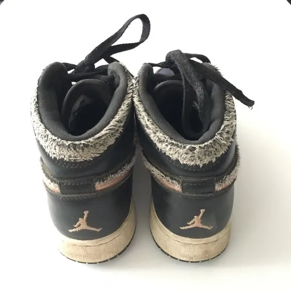 Nike Jordan 1 Retro High Fleece Black Metallic Red‎