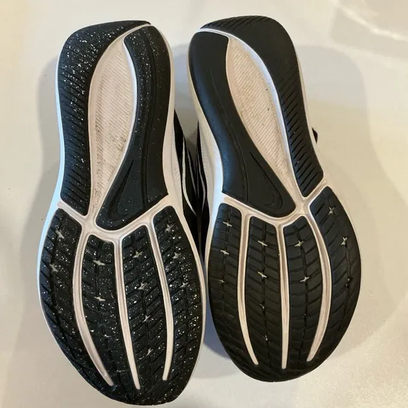 Nike Kids Black StarRunner Shoes