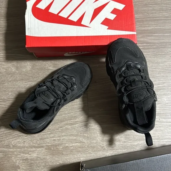 Nike Kid's Nike Air Max 270 React, Size 12 For Ages 5 And 5.5 Barley Used.