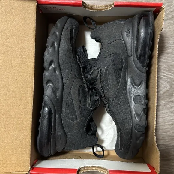Nike Kid's Nike Air Max 270 React, Size 12 For Ages 5 And 5.5 Barley Used.