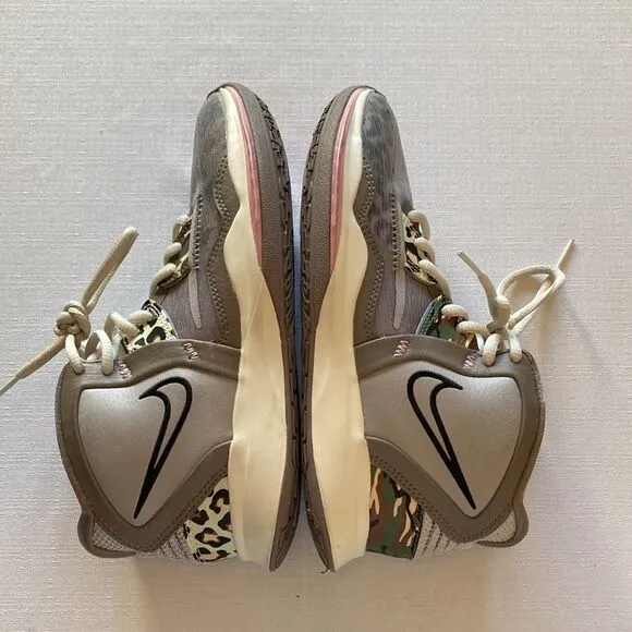 Nike Kyrie Infinity GS Basketball‎ Shoes Youth Size 4 Camo Leopard Iron Ore