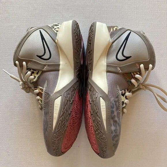Nike Kyrie Infinity GS Basketball‎ Shoes Youth Size 4 Camo Leopard Iron Ore