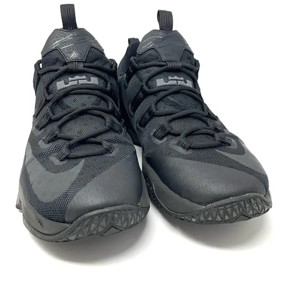 Nike LeBron 13 831925-001 Low Lace Up Basketball Sneakers Shoes Size 11.5