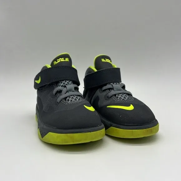 Nike‎ LeBron Soldier  8 TD Magnet Grey Volt Size 8c Shoes 653647-002 Used