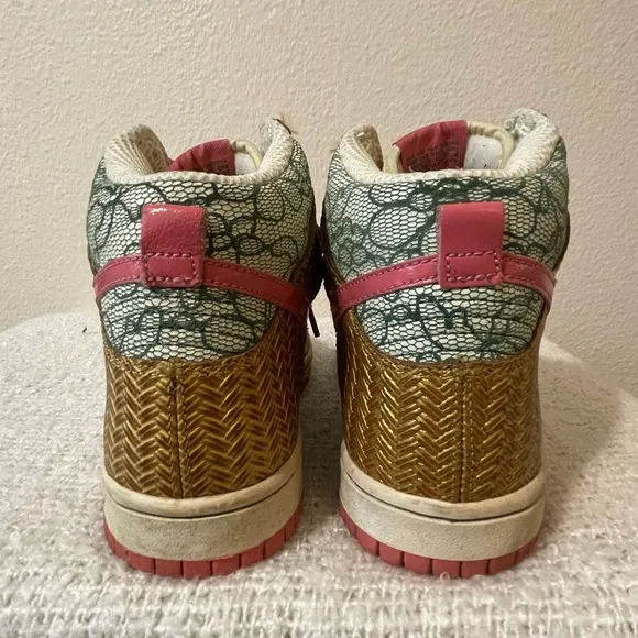 NIKE LIMITED EDITION Dunk High “Desert‎ Bloom” Vintage Sneakers