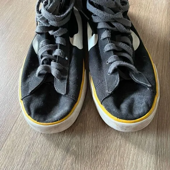 Nike LiveStrong Sweet High Classics Sneakers Black and Yellow - size 12.5