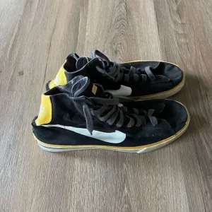 Nike LiveStrong Sweet High Classics Sneakers Black and Yellow - size 12.5