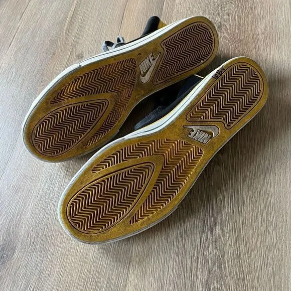 Nike LiveStrong Sweet High Classics Sneakers Black and Yellow - size 12.5