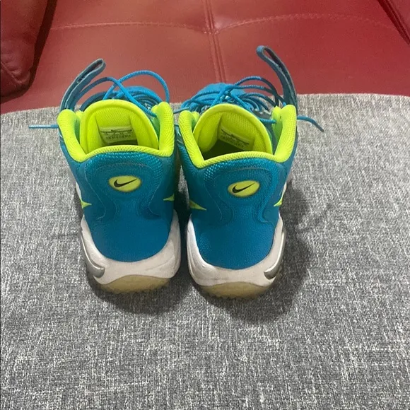 Nike men Blue and Green Athletic Shoes