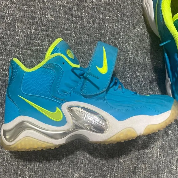 Nike men Blue and Green Athletic Shoes