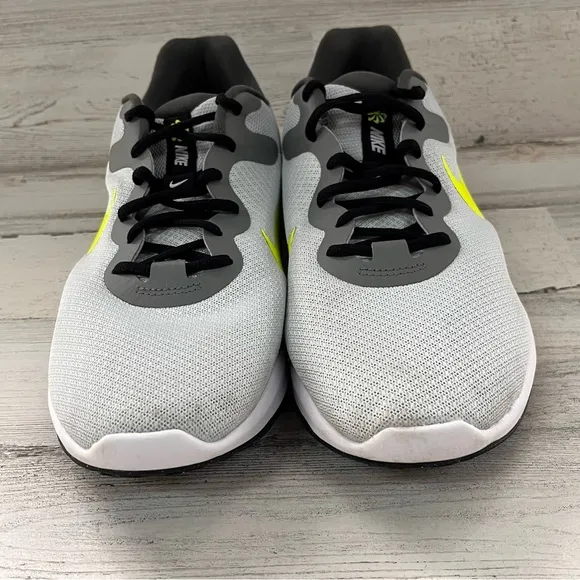 Nike Men’s Size 11.5 Revolution Next 6 Nature Lace Up Running Shoes