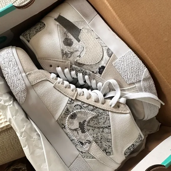 NIKE Nike SB Zoom Blazer Mid Edge &quot;FloralWhite/Grey&quot; Sneakers | White PRE-LOVED