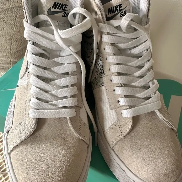 NIKE Nike SB Zoom Blazer Mid Edge &quot;FloralWhite/Grey&quot; Sneakers | White PRE-LOVED