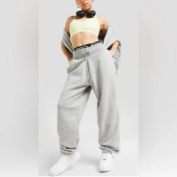 NIKE Oversize Fleece Cargo Sweatpants NWT