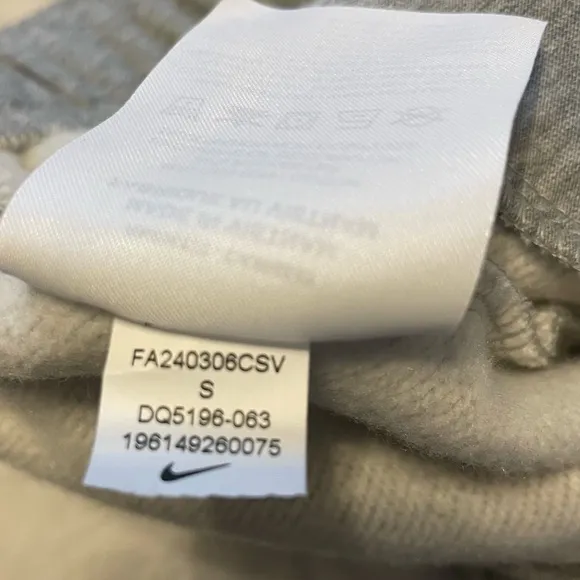 NIKE Oversize Fleece Cargo Sweatpants NWT