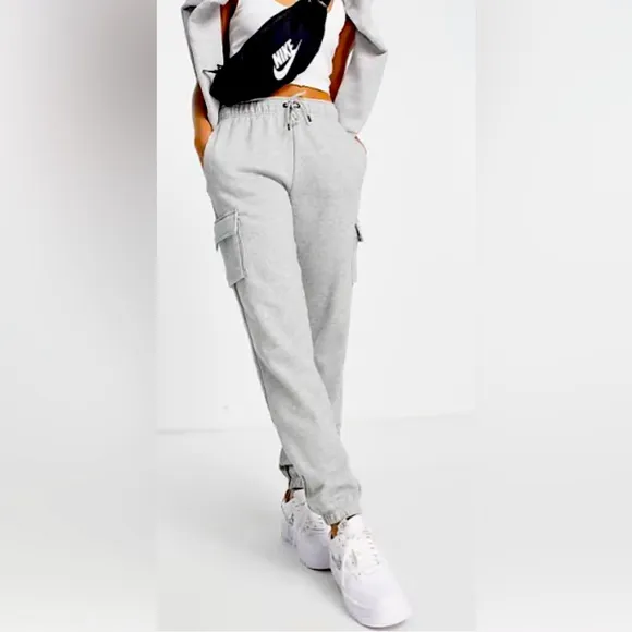 NIKE Oversize Fleece Cargo Sweatpants NWT