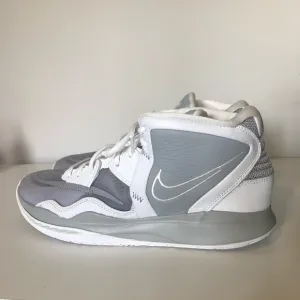 Nike Size 12 Kyrie Infinity Gray and White Sneakers D09616-001