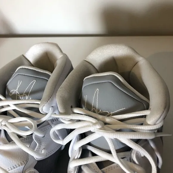Nike Size 12 Kyrie Infinity Gray and White Sneakers D09616-001