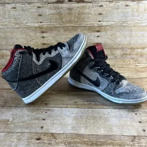 Nike Size 8.5 Men’s Dunk Sneakers