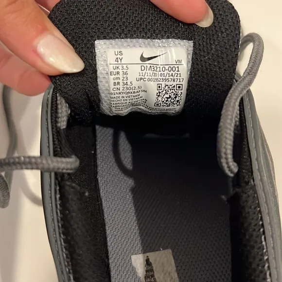Nike Sneakers in Green and Gray with Air Max Cushioning and Wavy Design …