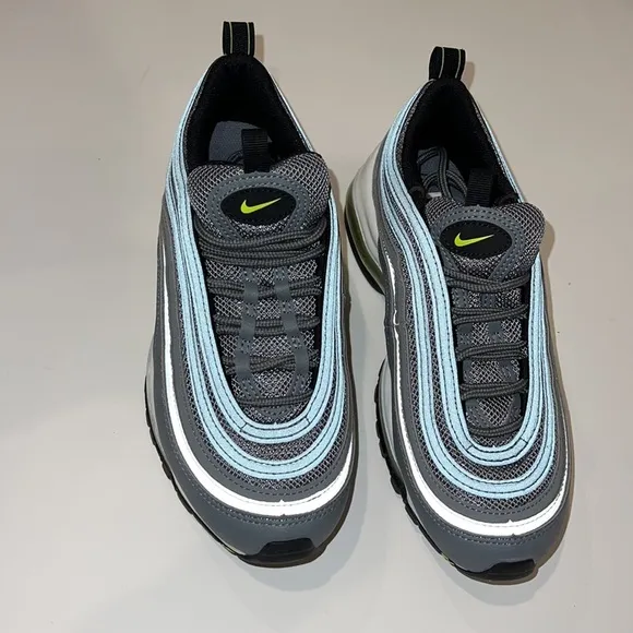 Nike Sneakers in Green and Gray with Air Max Cushioning and Wavy Design …