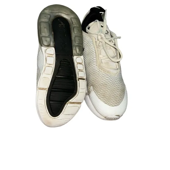 💧Nike Sneakers White and Black with Breathable Mesh and Chunky Sole