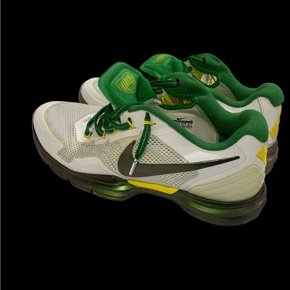 Nike White and Green Athletic Shoes with Breathable Mesh Oregon Ducks Team Issue