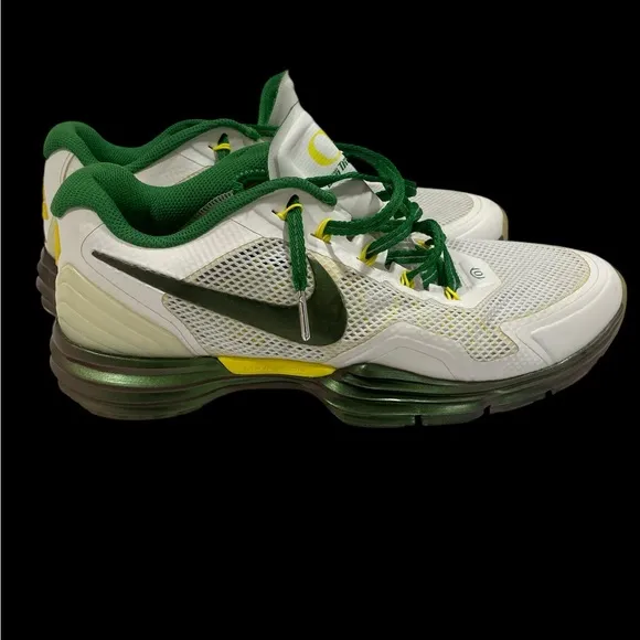 Nike White and Green Athletic Shoes with Breathable Mesh Oregon Ducks Team Issue