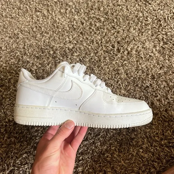 Nike White Sneakers Classic Air Force 1 Design