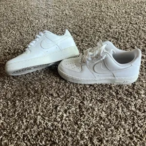 Nike White Sneakers Classic Air Force 1 Design
