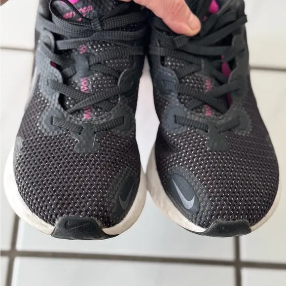 Nike Women's Black and Pink Running Shoes size 8