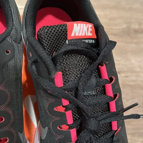 Nike Women's Black and Pink Running Shoes