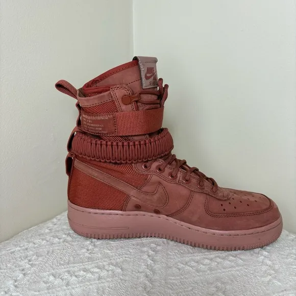 Nike Women’s SF Air Force 1 Sneakers