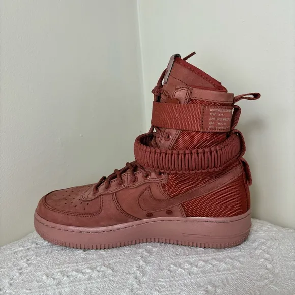 Nike Women’s SF Air Force 1 Sneakers