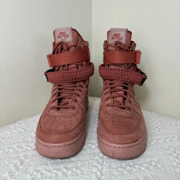 Nike Women’s SF Air Force 1 Sneakers