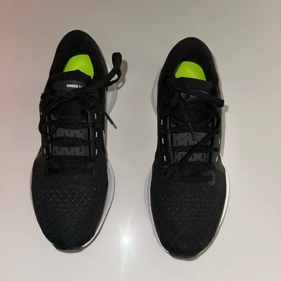 NIKE women’s Zoom Vomero 16 black white running walking shoes sneakers 7