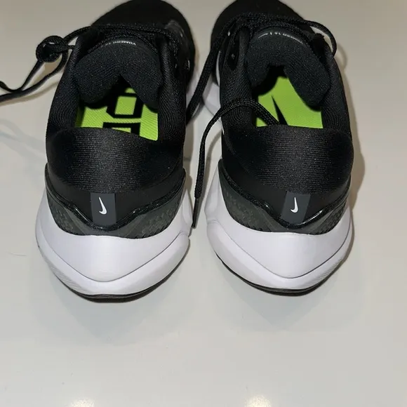NIKE women’s Zoom Vomero 16 black white running walking shoes sneakers 7