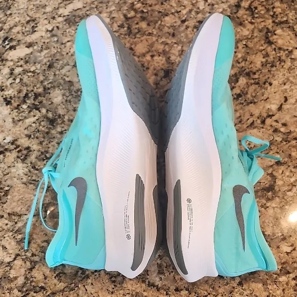 Nike Zoom Fly 3 Aurora Green Smoke Grey