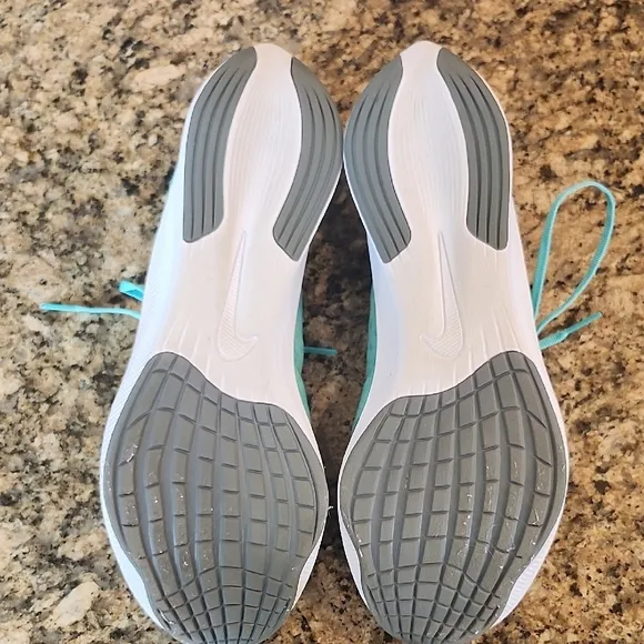 Nike Zoom Fly 3 Aurora Green Smoke Grey