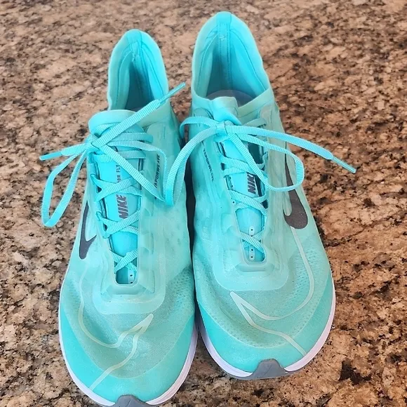 Nike Zoom Fly 3 Aurora Green Smoke Grey