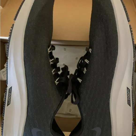 Nike Zoom Pegasus 35 Men/Women’s Black Running Shoes Brand New Size 11.