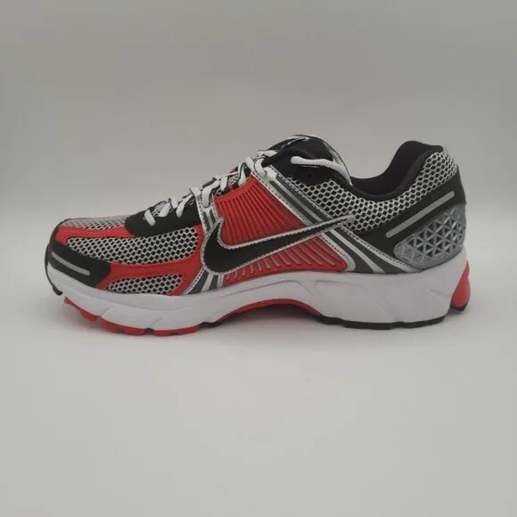 Nike Zoom Vomero 5 Men's Size 10.5 Silver University Red Casual Shoes HV0926-095