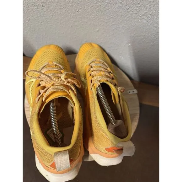 Nike‎ ZoomX Zegama Thunder yellow Running Trail Shoes Women Size10.5 $200