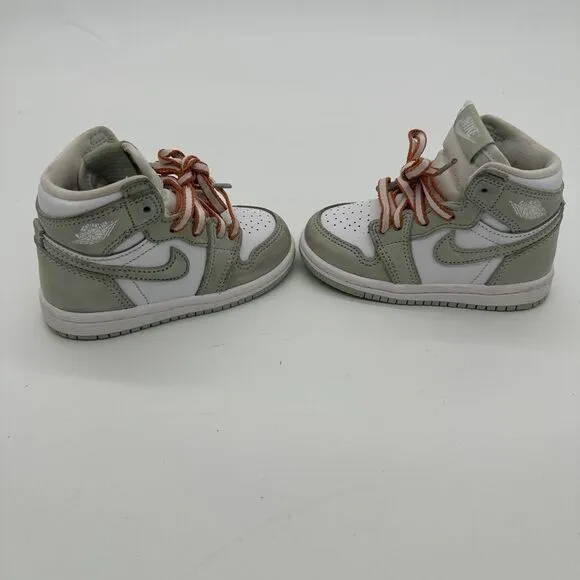 NIKE JORDAN 1 SEAFOAM GREEN WHITERETRO HIGH OG